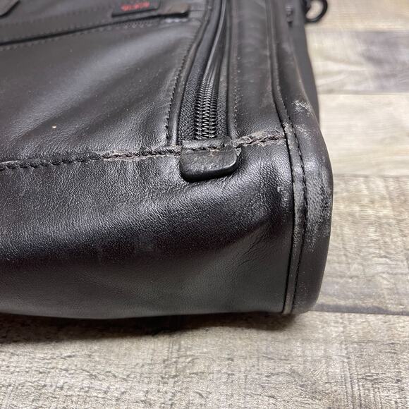 TUMI Leather Briefcase Laptop Bag Black - Picture 4 of 15